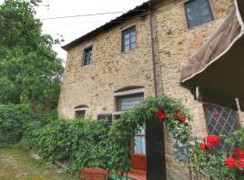 A picture of the hotel: Boutique Cottage in Poggibonsi with Pool