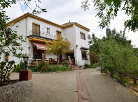 A picture of the hotel: tuGuest Hortichuela House