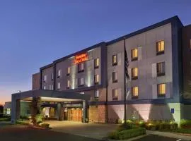 Hampton Inn and Suites Salem, hotel in Salem
