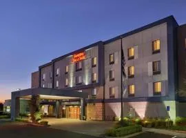 Hampton Inn and Suites Salem, hôtel à Salem