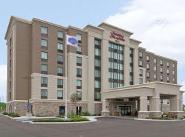 Hampton Inn & Suites by Hilton Toronto Markham, hotel di Markham