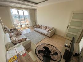 Hotel Foto: Charming, Quiet Flat wih a View and Working Space EYUP1