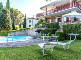 Zdjęcie hotelu: MIA HOUSE GARDEN - Macerata, porzione di villa con piscina