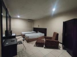 Фотография гостиницы: Hotel Syariah Taman Cibinong 2 By FPH