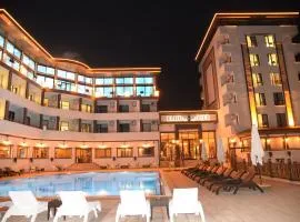 Blue Pier Hotel, hotelli kohteessa Kocaeli