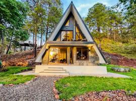 Hotel Photo: Tiny Pines A-Frame Cabin, Domes and Luxury Glamping Site