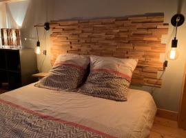 Hotel Photo: Chaleureux studio plein sud en Tarentaise !