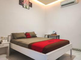 RedDoorz Syariah at Naffa Homestay, hotel in Sarolangun