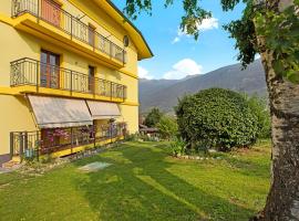 A picture of the hotel: Yellow Apartment