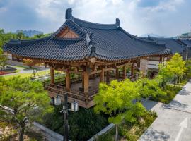 Hotel Photo: Hanok Stay Namwonyechon by Kensington