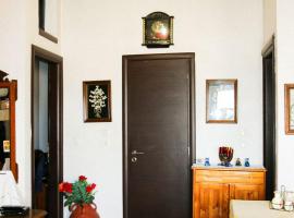 Hotel Photo: Traditional House in Laerma
