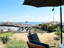 Ξενοδοχείο φωτογραφία: Unique holiday accommodation on Langholmen in Gothenburgs western archipelago