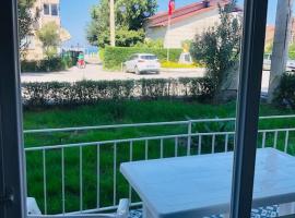Hotel Foto: Sea View Modern Appartement with a Privet Garden