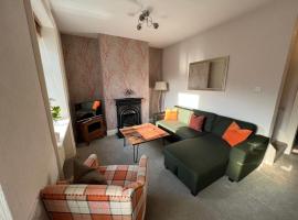 Hotel Photo: Cosy 1890s Home Nestled In Penistone