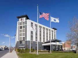 DoubleTree by Hilton Boston Logan Airport Chelsea