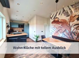 รูปภาพของโรงแรม: Ferienhaus Rothsee-Oase ideale Ausgangslage mit tollem Ausblick, Sauna und privatem Garten