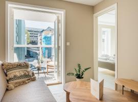 Fotos de Hotel: Stay Urban - Scandinavian Comfort with Private Balcony