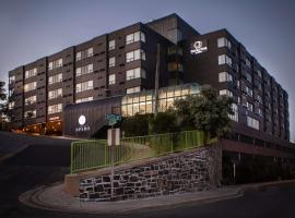 DoubleTree by Hilton St. John's Harbourview, hotel v destinaci St. John's