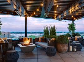 Canopy By Hilton Portland Waterfront, viešbutis mieste Portlandas