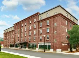 Courtyard Keene Downtown