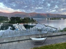 Hotel foto: Stunning view apartment in Ålesund with free parking