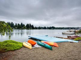 Hotel Foto: Tacoma Home on Steilacoom Lake with Dock!