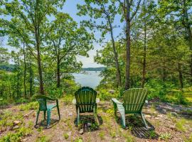 ホテル写真: Lakefront Shell Knob Home with Stunning Views!