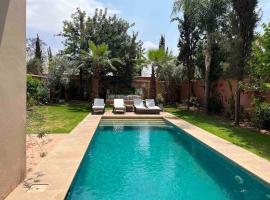 Фотография гостиницы: Villa/Ryad 3 chambres avec piscine - AL MAADEN