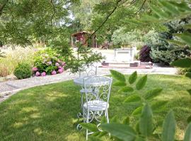 Hotel Foto: L'Escale Sud Gironde - Séjour détente - Calme et nature- Piscine spa sauna massage - Petit-déjeuner sur demande