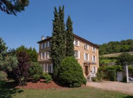 A picture of the hotel: Maison bourgeoise cœur village