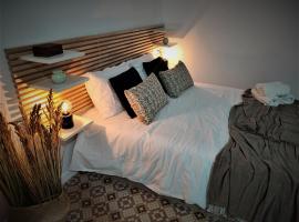 A picture of the hotel: Apartamento Monastrell 13