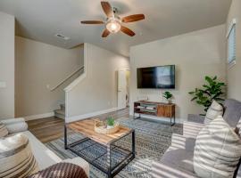 Hotel Photo: Deluxe Serene Home with Centralized AC and Near Grocery
