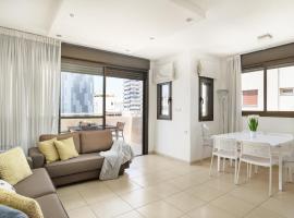 מלון צילום: Comfy 2BR with Terrace next to Beach by FeelHome