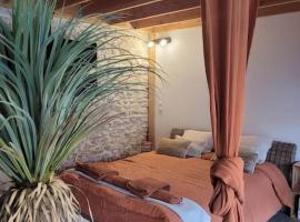 酒店照片: Appartement cosy & piscine privée - Le Strelitzia