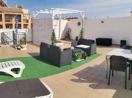 Hotel Foto: Sunny roof top, 2 bedroom apartment