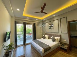 Serviced Luxury Suites with Kitchenette & Balcony at Sector 45 – hotel w mieście Gurgaon