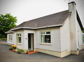 A picture of the hotel: Crebilly Cottage - Rural Life doesn't get better