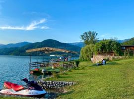 Rustic Heaven Ostrožac Cottage houses, хотел в Jablanica