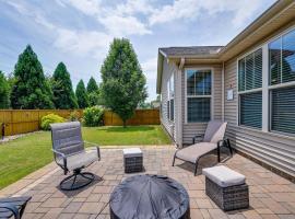 Hotel Foto: Cozy South Carolina Retreat with Patio and Fireplace!