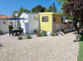 Bungalow dans résidence privée、ドリュ・ドレロンのホテル