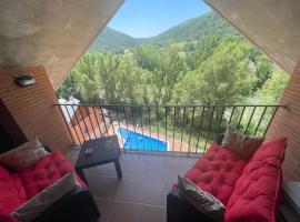 APARTAMENTOS RioMonte 5 - DeLuxe con Jacuzzi, Hotel in Boltaña