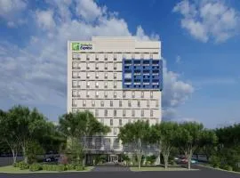 Holiday Inn Express Shanghai Pudong Airport, an IHG Hotel, מלון בשנגחאי