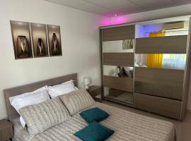 A picture of the hotel: Apartament de lux Claudia