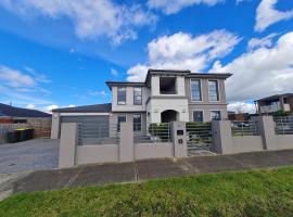 Hotel Foto: Stylish House in Geelong for Large Family or Group