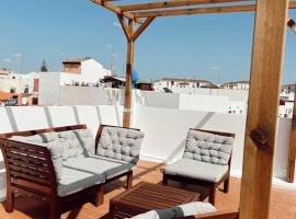 Fotos de Hotel: Magical 5 bedroom Vacation home with Large Terrace