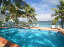 Coral Point Lodge, hotel in Shute Harbour