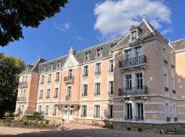 La Souveraine, hotel in Contrexéville