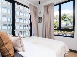 Hotel Foto: Elegant Green Point Apartment