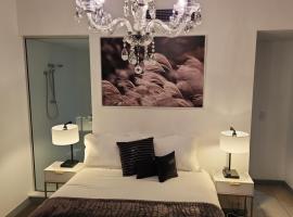 1213/146 Sooning street, Nelly Bay, Magnetic Island. Qld 4819. One Bright Point., hotel v destinaci Nelly Bay