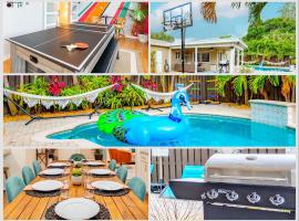 Ξενοδοχείο φωτογραφία: Colorful Home - Pool - Game Room - Basketball Court - BBQ & More